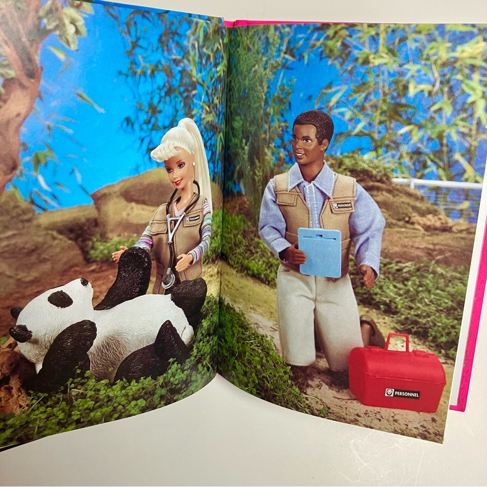 90s Vintage Barbie French Childrens Book Livre français enfant Panda 1999 Mattel - Picture 9 of 11